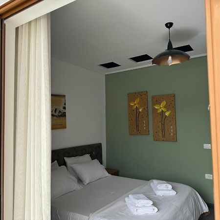 Vila Onhezmi Sarande Luaran gambar