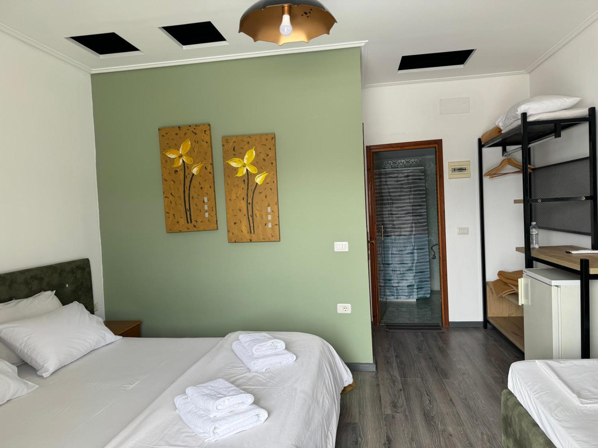 Vila Onhezmi Sarande Luaran gambar